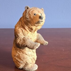 Grizzy Bear Statue